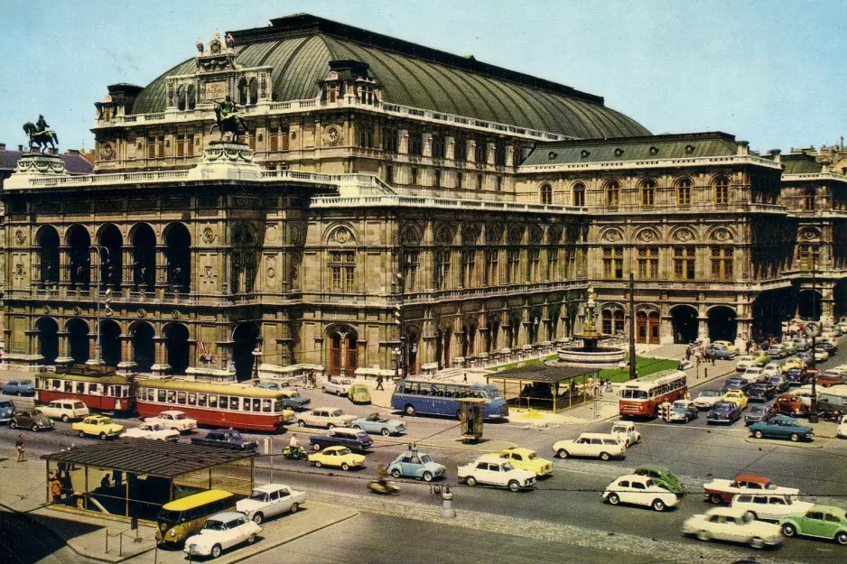 Postcard: Vienna at Oper, Karlsplatz U (1960)