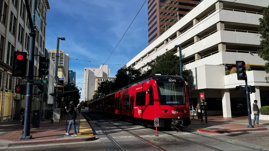 San Diego tram line Blue with articulated tram 5045 at 5th Avenue (2022)