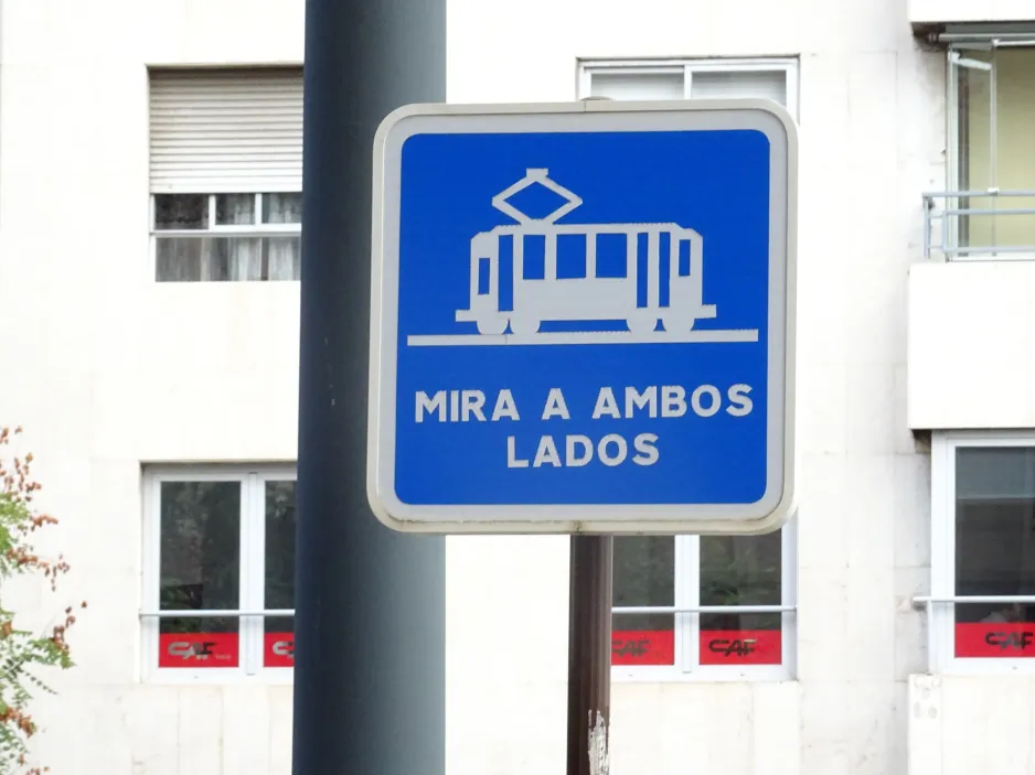 Sign: Mira A Ambos Lados
 (2024)