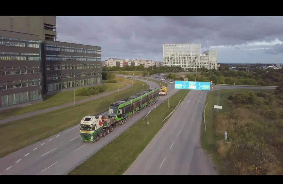 First delivery of tram in Lund 200729 reportage